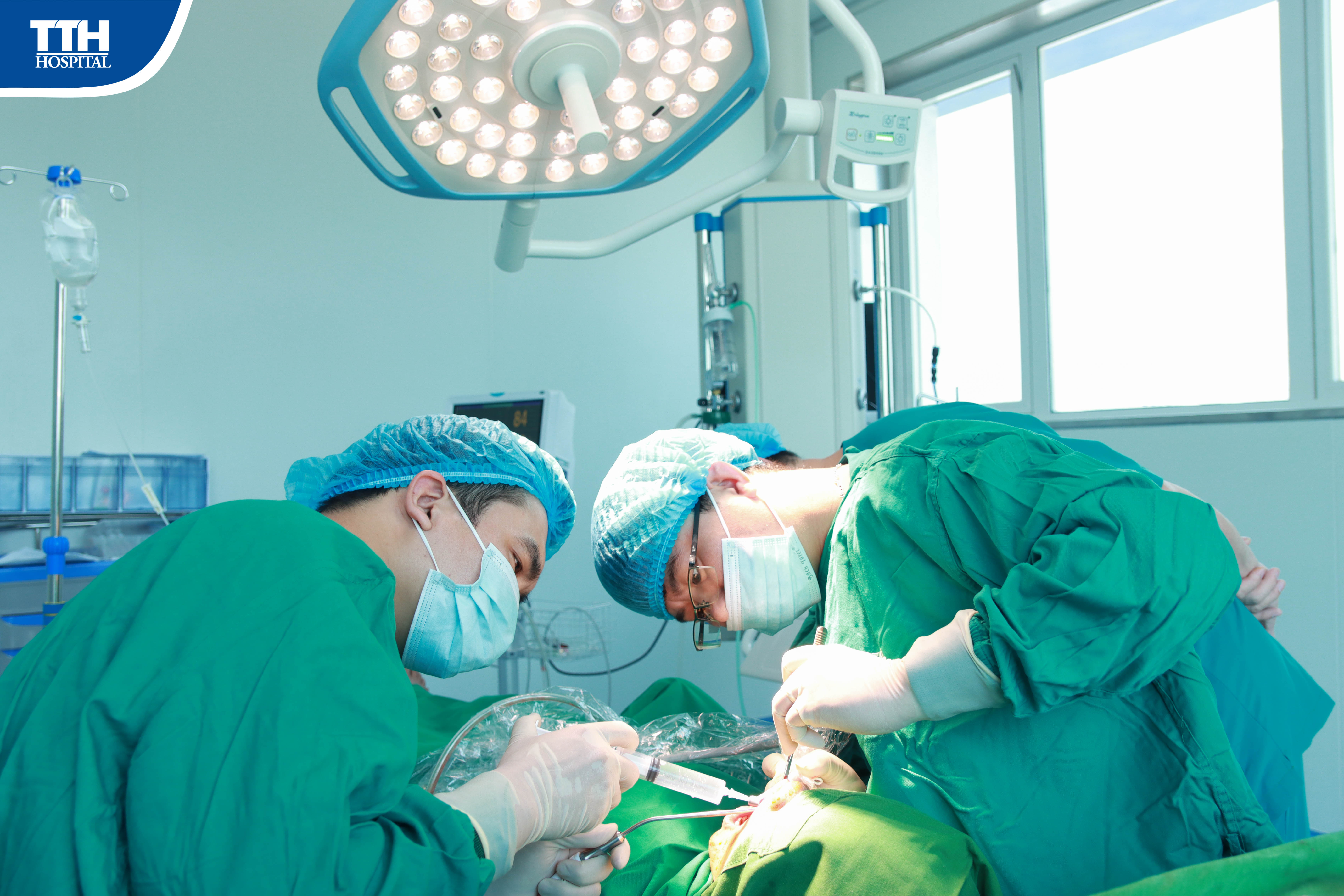 CẮM TRỤ IMPLANT TẠI CHUYÊN KHOA RĂNG - HÀM - MẶT BVĐK TTH HÀ TĨNH